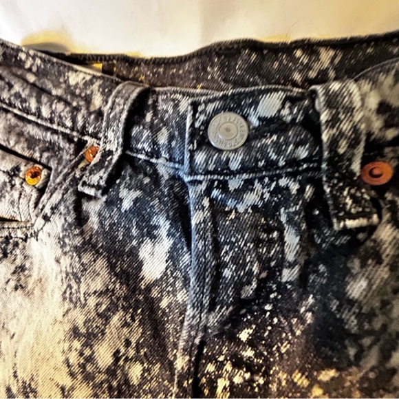 Vintage Levi’s 501 black acid wash cut off shorts size extra small 24 inch waist - Picture 5 of 7